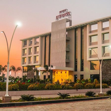 Hotel Atharva 우자인 외부 사진