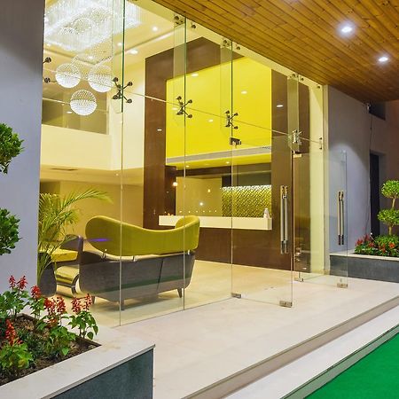 Hotel Atharva 우자인 외부 사진