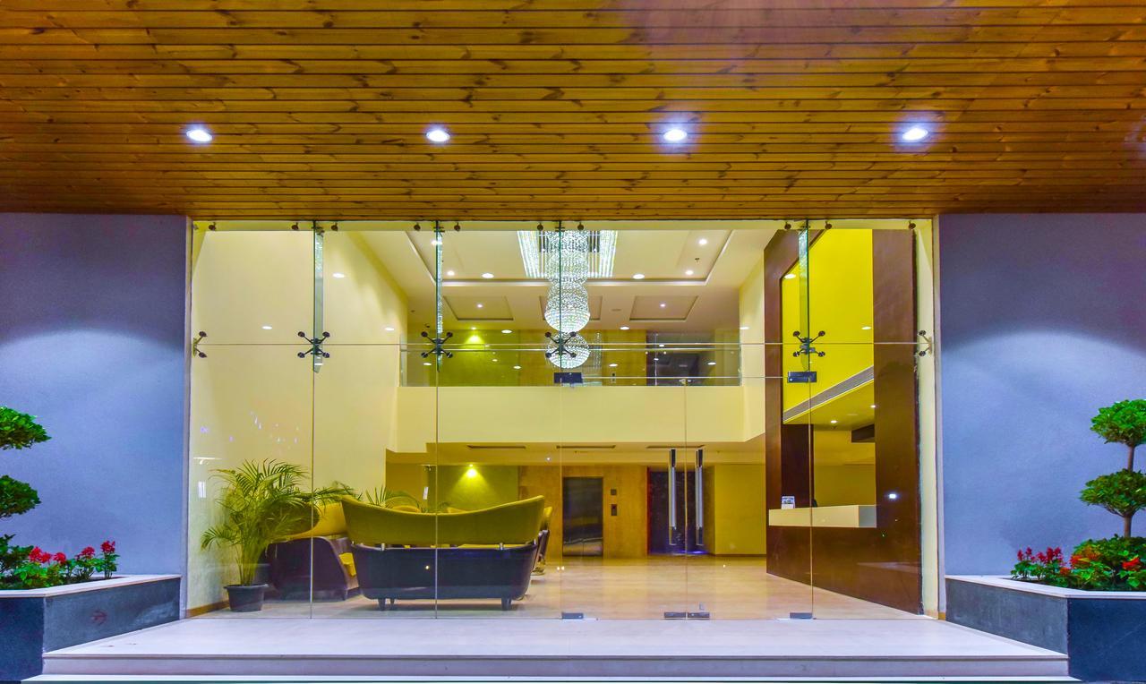 Hotel Atharva 우자인 외부 사진