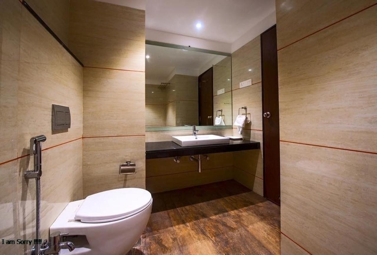 Hotel Atharva 우자인 외부 사진