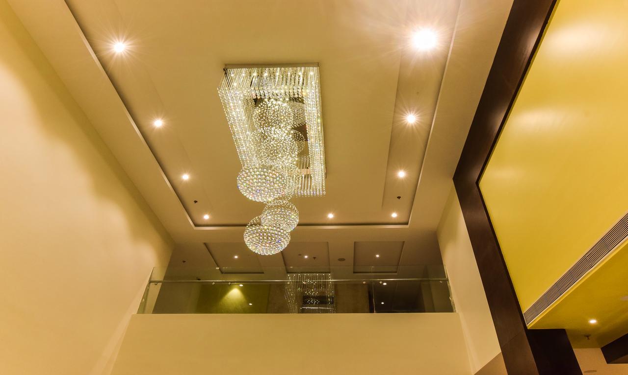 Hotel Atharva 우자인 외부 사진
